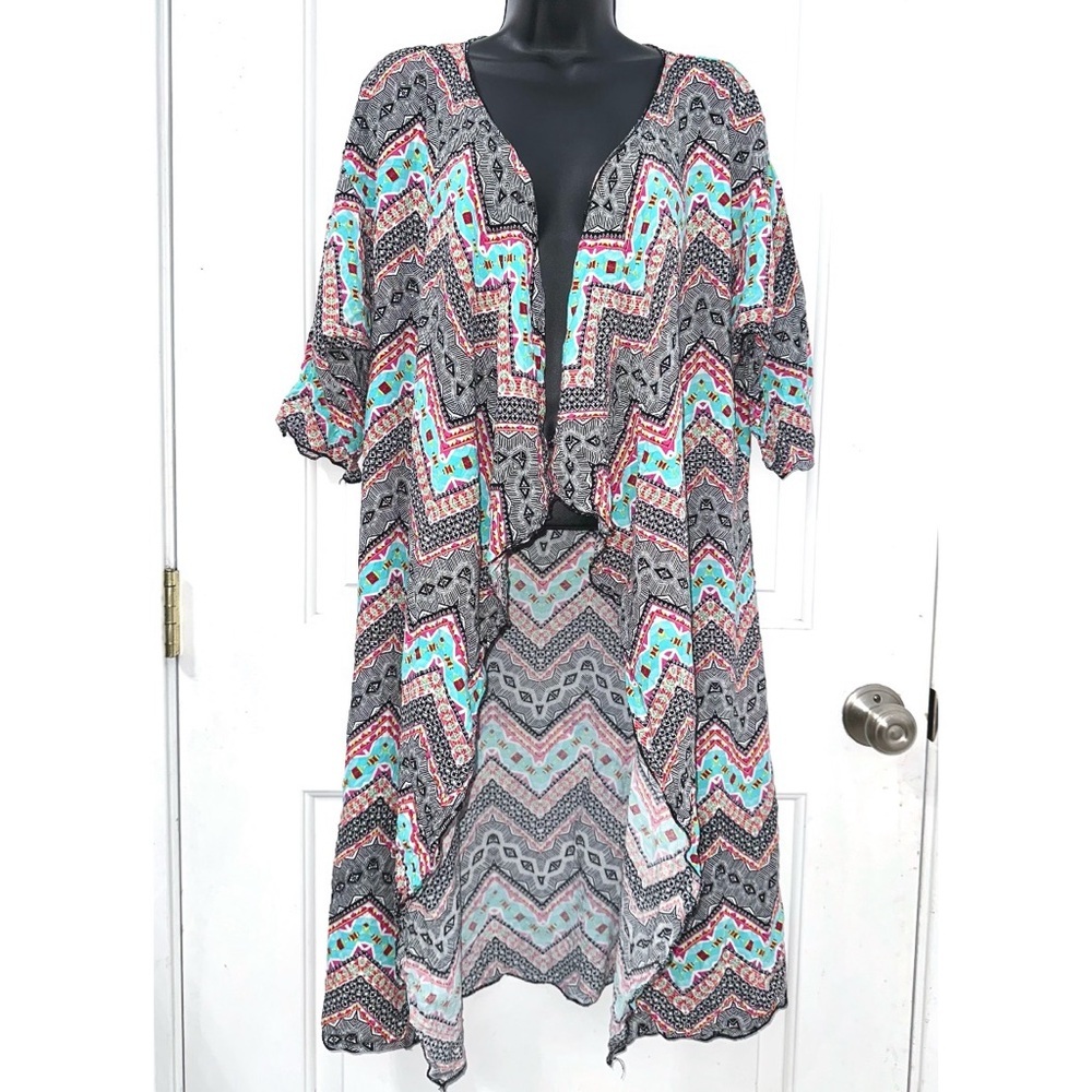 LuLaRoe Monroe Style kimono, featuring a colorful geometric or tribal print
